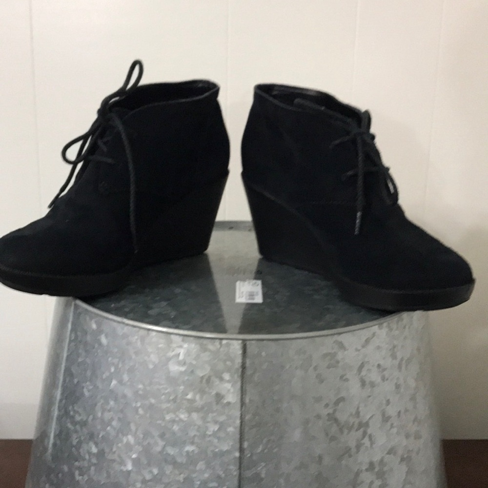 Cole Haan Suede Wedge - Picture 3 of 6